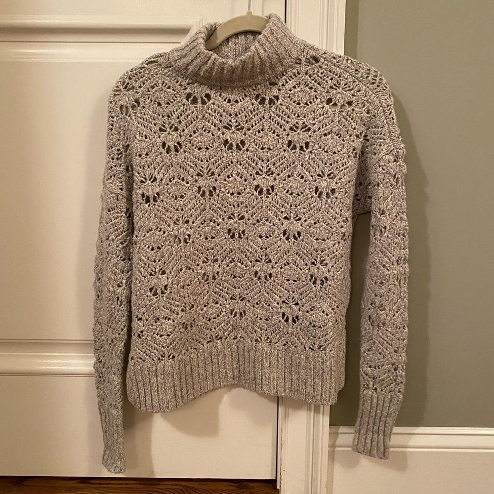 American Eagle gray knit turtleneck